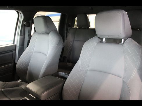 Used 2024 Toyota Tacoma SR AWD/4WD image 14