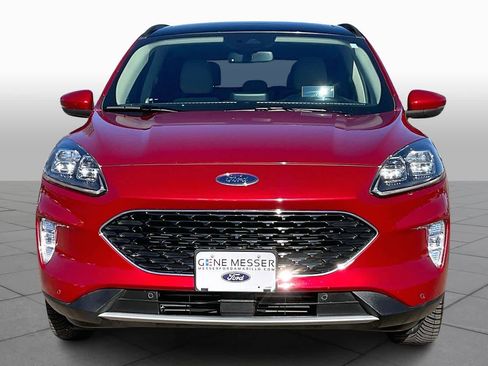 Used 2020 Ford Escape Titanium image 3