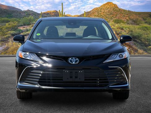 Used 2024 Toyota Camry XLE w/ Cold Weather Package image 5