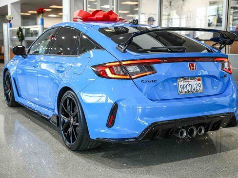 Used 2024 Honda Civic Type R image 3