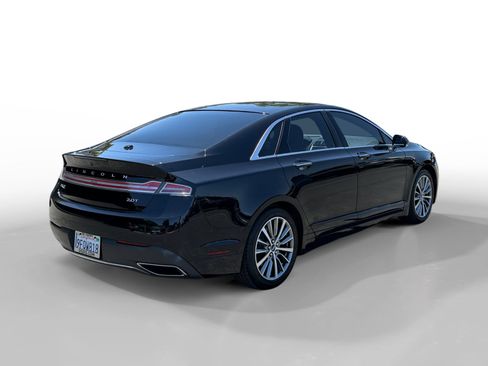 Used 2020 Lincoln MKZ FWD image 5