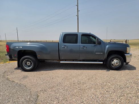Used 2011 Chevrolet Silverado 3500 LTZ w/ LTZ Plus Package AWD/4WD image 6