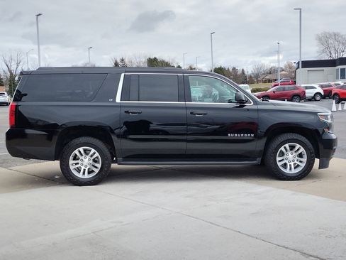 Used 2019 Chevrolet Suburban LT image 14