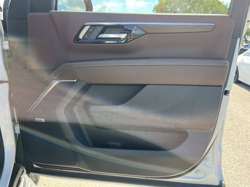 Used 2025 Chevrolet Tahoe High Country RWD image 27