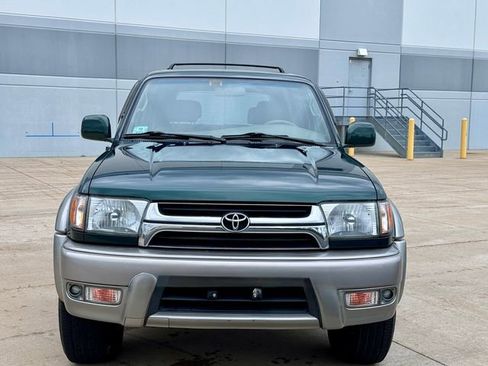 Used 2002 Toyota 4Runner Limited AWD/4WD image 2