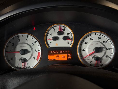 Used 2010 Nissan Titan PRO-4X AWD/4WD image 11