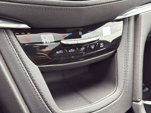 Certified 2025 Cadillac XT5 Premium Luxury image 24