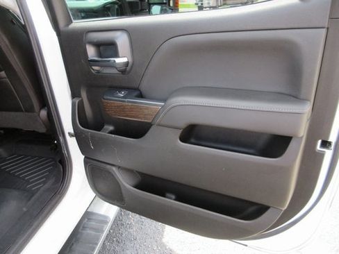 Used 2017 GMC Sierra 3500 Denali w/ Duramax Plus Package image 28