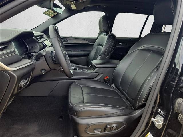 Used 2024 Jeep Grand Cherokee Limited w/ Luxury Tech Group II RWD image 17