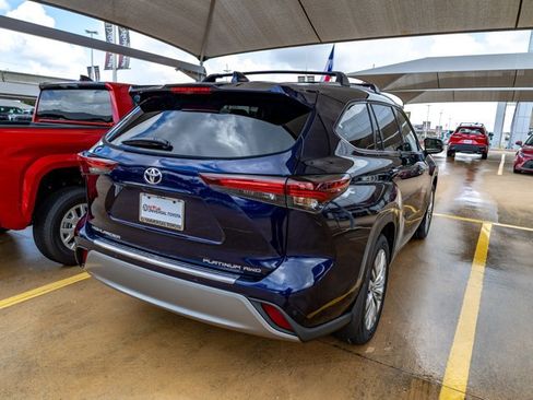 New 2026 Toyota Highlander Platinum AWD/4WD image 7