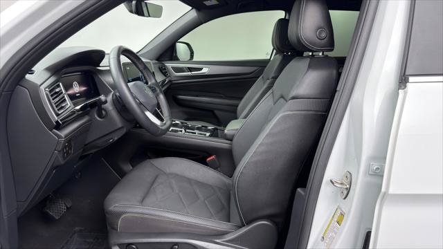Used 2024 Volkswagen Atlas Cross Sport SE FWD image 14