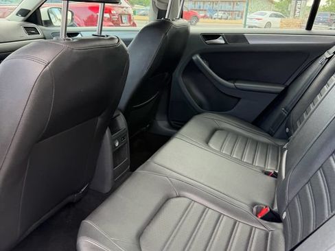 Used 2013 Volkswagen Jetta SEL FWD image 22