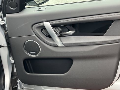 Certified 2024 Land Rover Discovery Sport S image 10