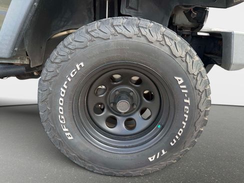 Used 2015 Jeep Wrangler Sport AWD/4WD image 7
