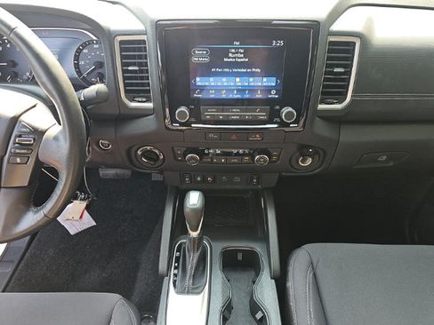 Certified 2024 Nissan Frontier SV w/ Technology Package AWD/4WD image 11