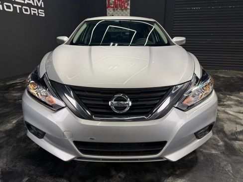 Used 2016 Nissan Altima 2.5 SR FWD image 2