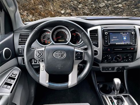 Used 2015 Toyota Tacoma 4x4 Double Cab image 5