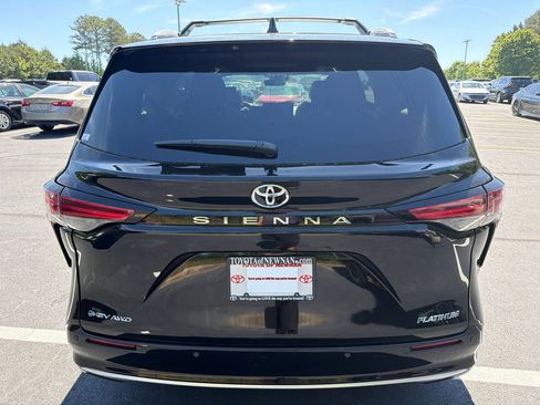 New 2026 Toyota Sienna Platinum AWD/4WD image 4