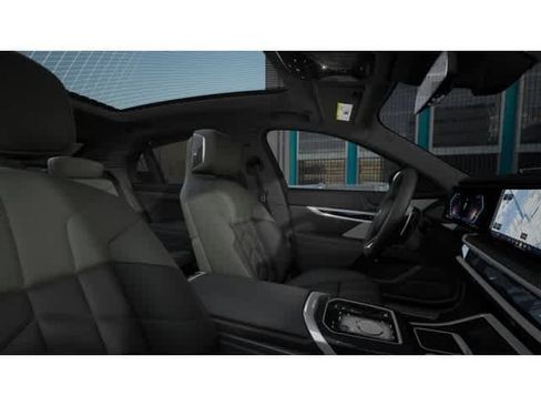 Used 2025 BMW 740i RWD image 9