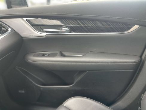 Used 2024 Cadillac XT6 Premium Luxury w/ LPO, Floor Liner Package AWD/4WD image 20