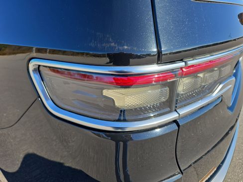 Used 2022 Jeep Grand Wagoneer Series III w/ Rear Seat Video Group 1 image 34