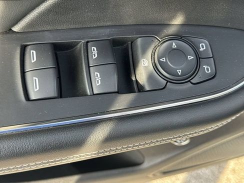 Used 2021 Buick Envision Essence w/ Sport Touring Package FWD image 23