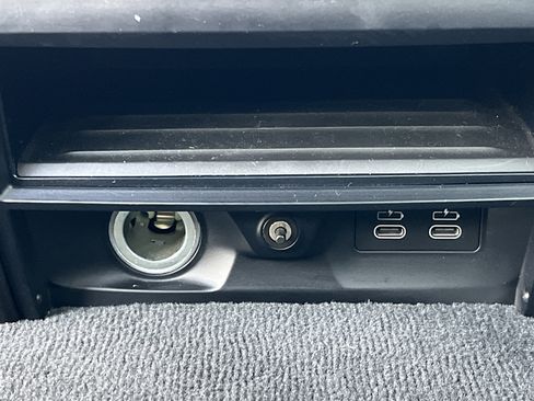 Used 2020 BMW 740i w/ M Sport Package image 21