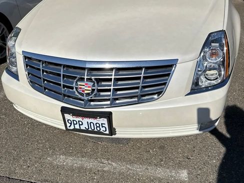 Used 2008 Cadillac DTS FWD image 2
