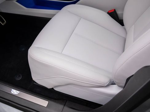 New 2026 Cadillac Optiq Luxury 1 image 16