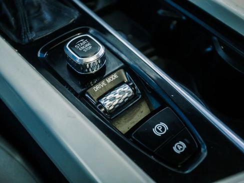 Used 2020 Volvo S60 T6 Momentum image 33