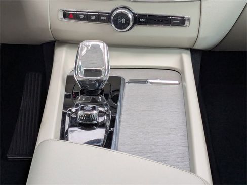 Certified 2023 Volvo XC60 B6 Ultimate image 9