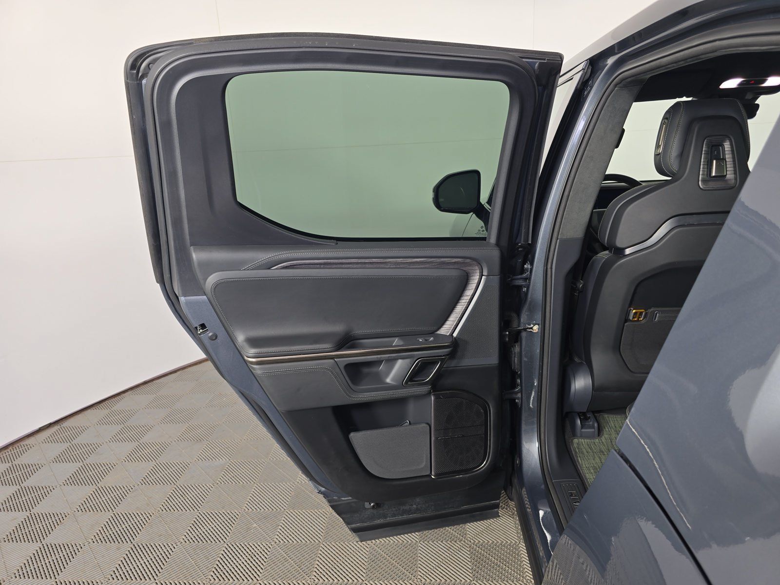 Used 2022 Rivian R1T Launch Edition AWD/4WD image 17