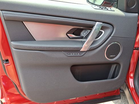 Certified 2025 Land Rover Discovery Sport Dynamic SE image 13