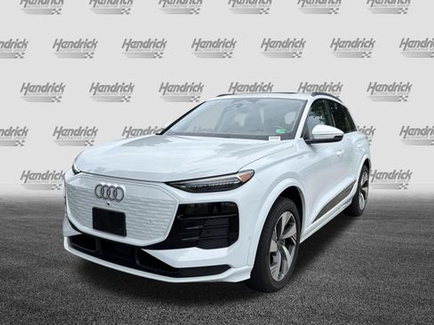 Used 2025 Audi Q6 e-tron Premium Plus w/ Premium Plus AWD/4WD image 6