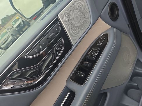 Used 2019 Lincoln Navigator Black Label image 13