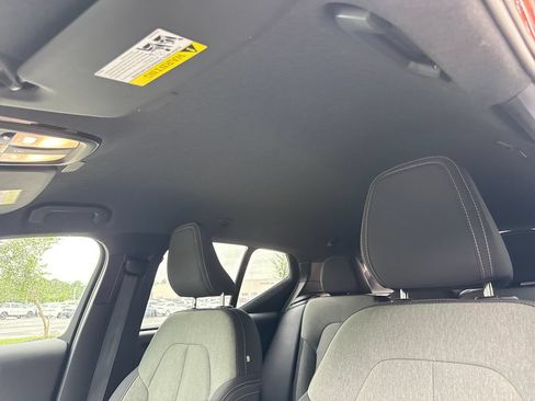 Used 2023 Volvo XC40 B5 Core w/ Convenience Package AWD/4WD image 30