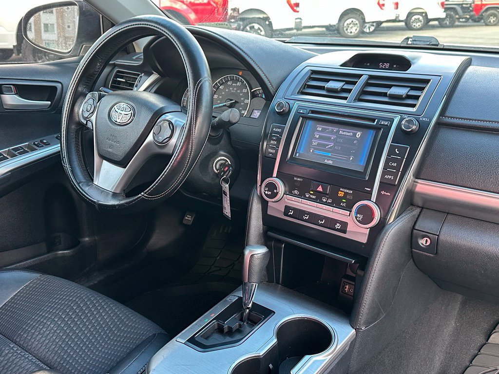 Used 2012 Toyota Camry SE FWD image 18