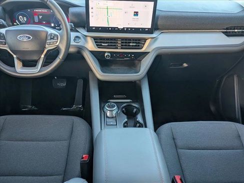 Used 2025 Ford Explorer Active image 16