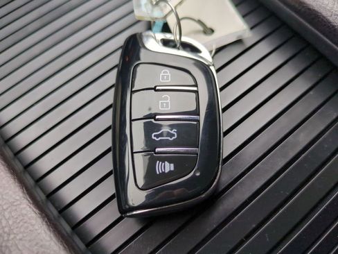 Used 2017 MAZDA MAZDA3 Touring image 28