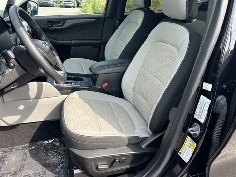 Certified 2023 Ford Escape Active w/ Cold Weather Package FWD image 31