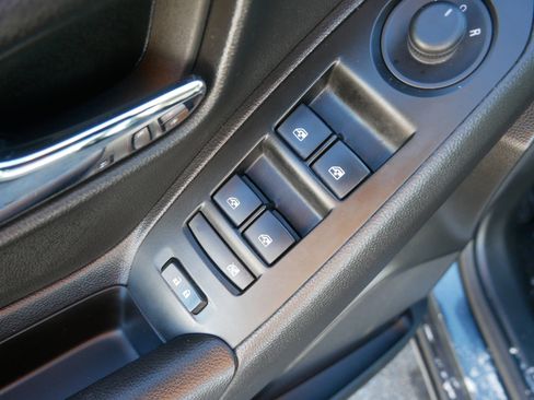 Certified 2022 Chevrolet Trax LT w/ LT Convenience Package image 21