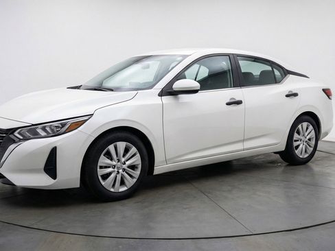 Used 2025 Nissan Sentra S image 3