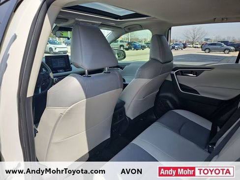 Used 2019 Toyota RAV4 XLE Premium image 27