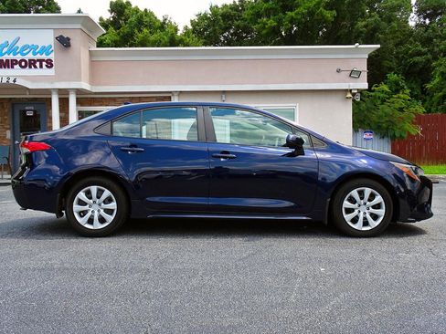 Used 2022 Toyota Corolla LE FWD image 11