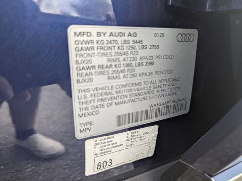 Certified 2025 Audi Q5 2.0T Premium w/ Convenience Plus Package image 36