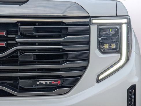 Used 2024 GMC Sierra 1500 AT4 w/ Technology Package image 40