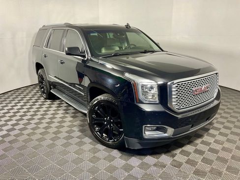 Used 2015 GMC Yukon Denali w/ Open Road Package AWD/4WD image 11