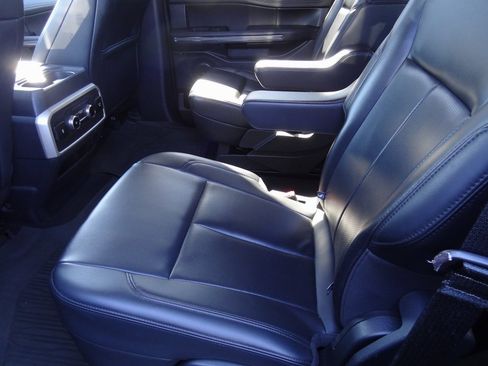 Certified 2024 Ford Expedition XLT image 16