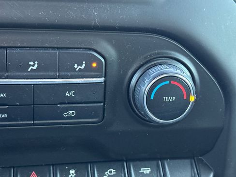 Used 2021 Chevrolet Silverado 1500 Custom image 30