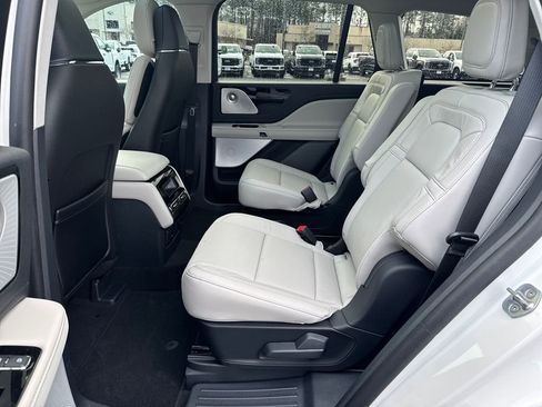 Used 2025 Lincoln Aviator Reserve w/ Luxury Package image 28